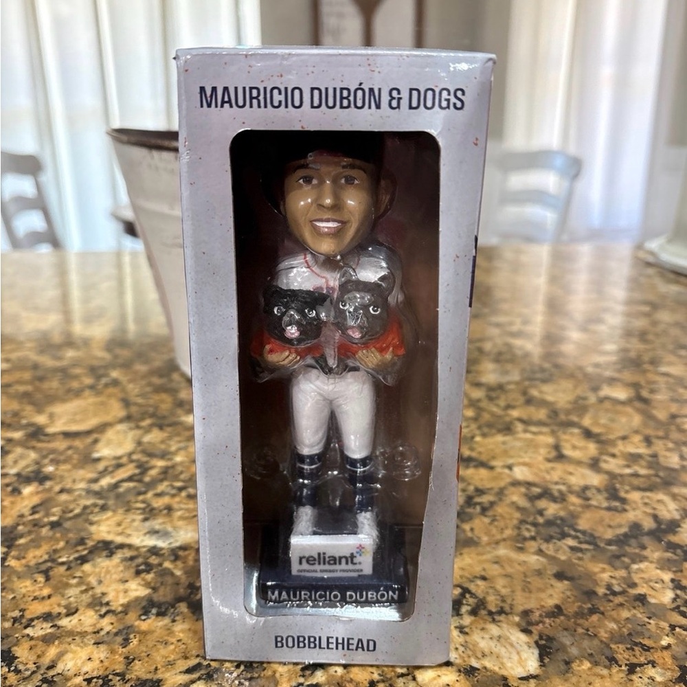 Mauricio Dubón Bobblehead with Dogs